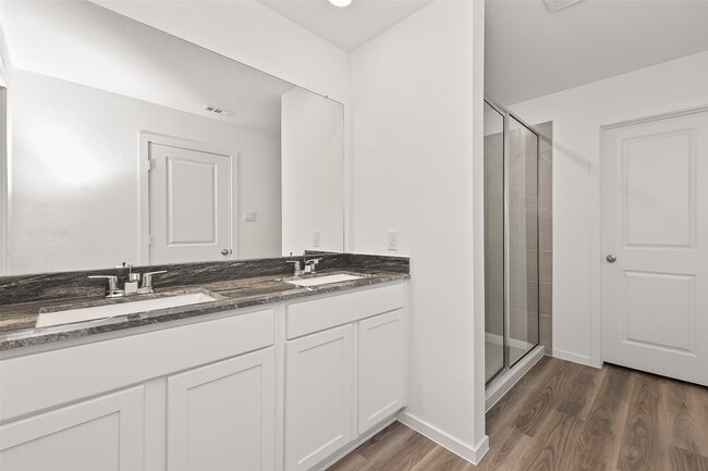 Building Photo - 7554 Linda Lk Ct