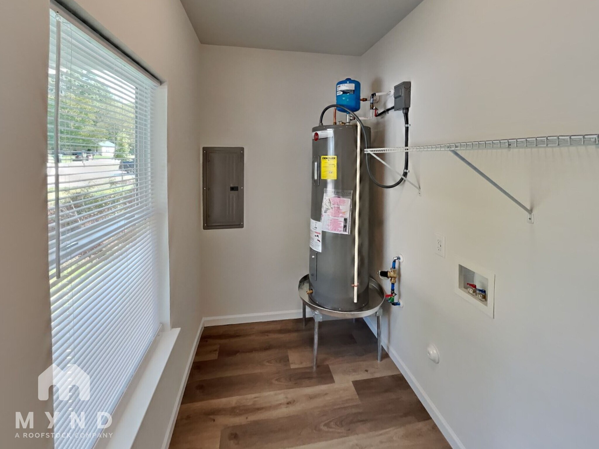 Building Photo - 218 E Boston Ave