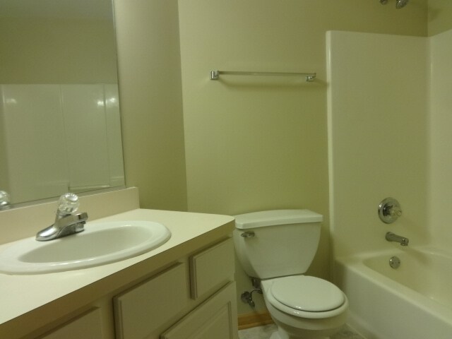 Building Photo - 5154 W Park Ln