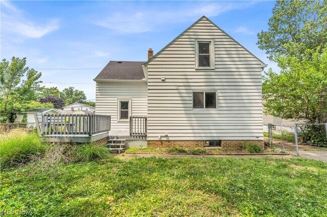 Building Photo - 1083 Eastlake Dr