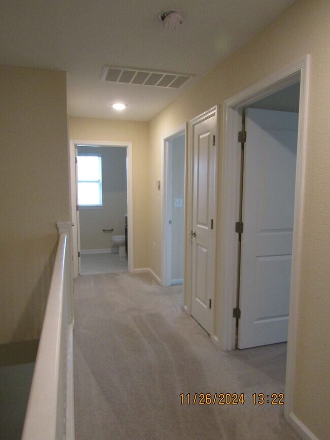 Building Photo - Hickory Manor