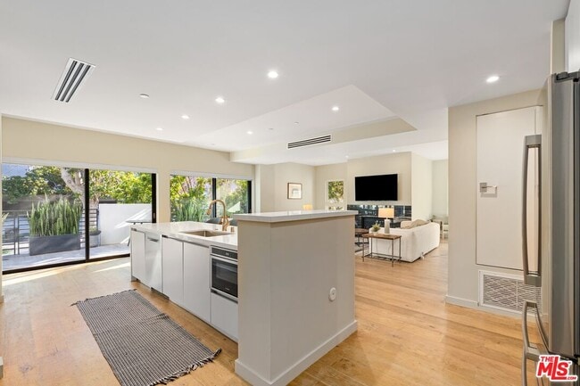 Building Photo - 1621 Malcolm Ave