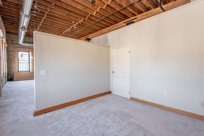 Building Photo - Modern Downtown Milwaukee Condo for Rent