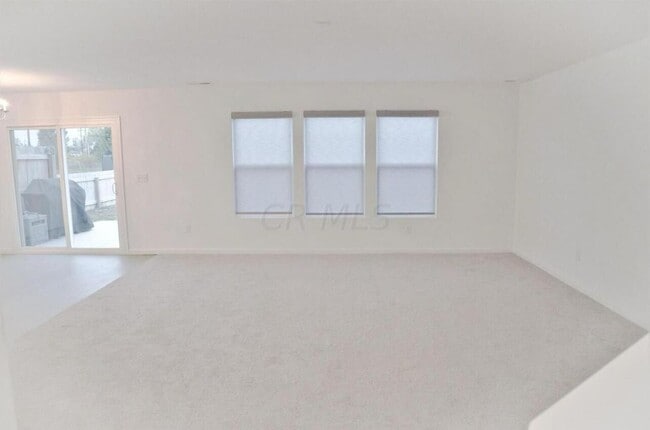 Building Photo - 4978 Crestbrook Dr