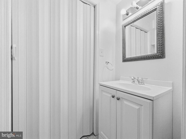 Building Photo - 1813 8th St NW