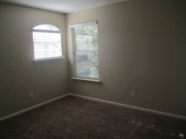 Building Photo - 3127 Majestic Oaks Ln