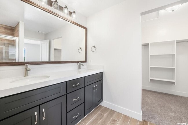 Building Photo - $500 OFF FIRST MONTH'S RENT - Beautiful Ne...