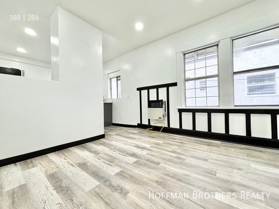 Building Photo - 1518 11th Pl