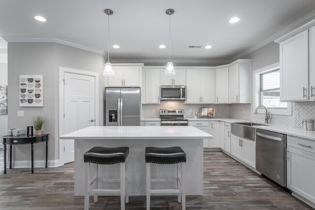 Building Photo - 8955 Silver Maple Dr