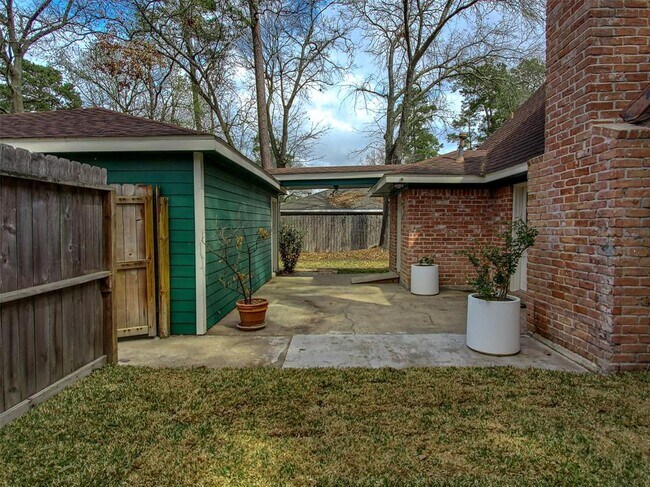 Building Photo - 28903 Twisted Oak Dr