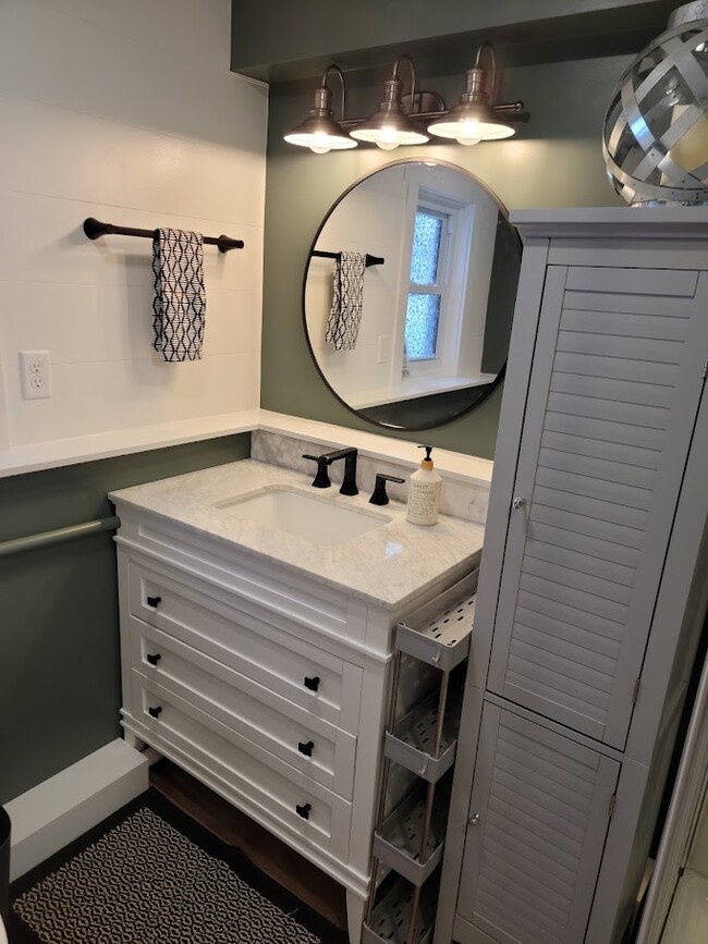 Lower level bathroom - 2836 Sleepy Hollow Rd