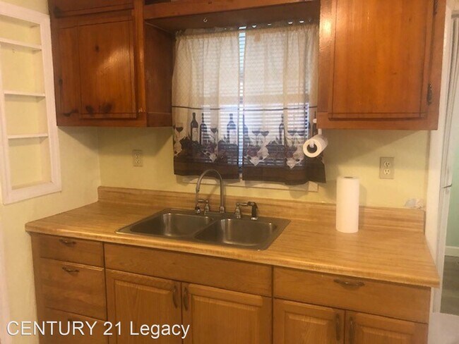 Building Photo - 3 br, 2 bath House - 1131 Friendship Way