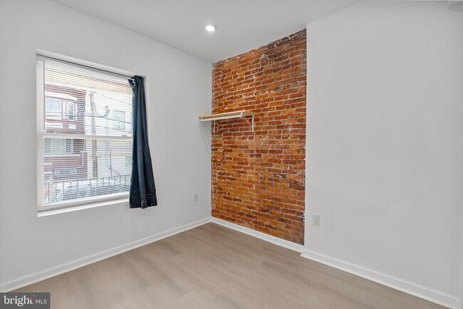 Building Photo - 13 S 55th St