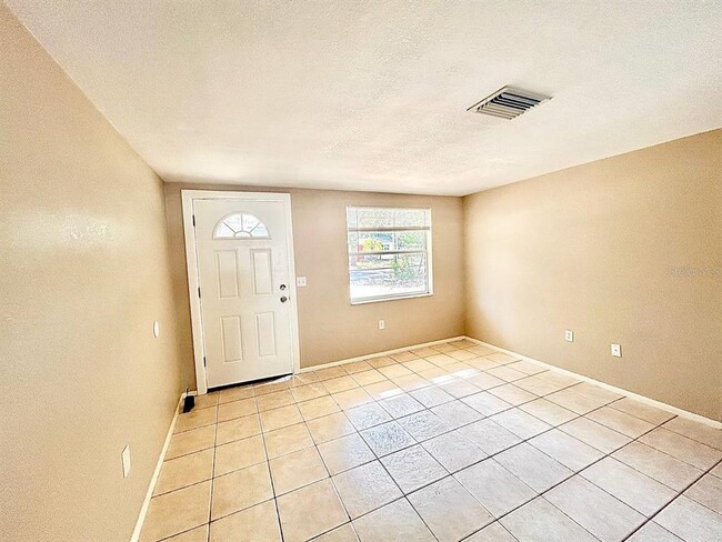 Building Photo - 5803 Delaware Ave