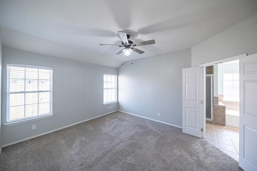 Building Photo - 2207 Medford Ct