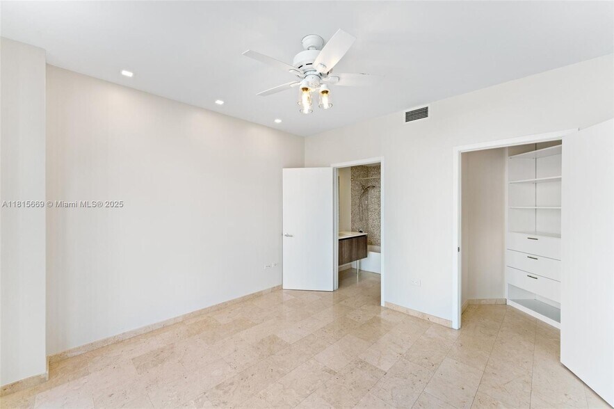 Building Photo - 88 SW 7th St