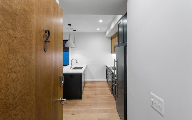 Building Photo - 2248 Ontario Rd NW