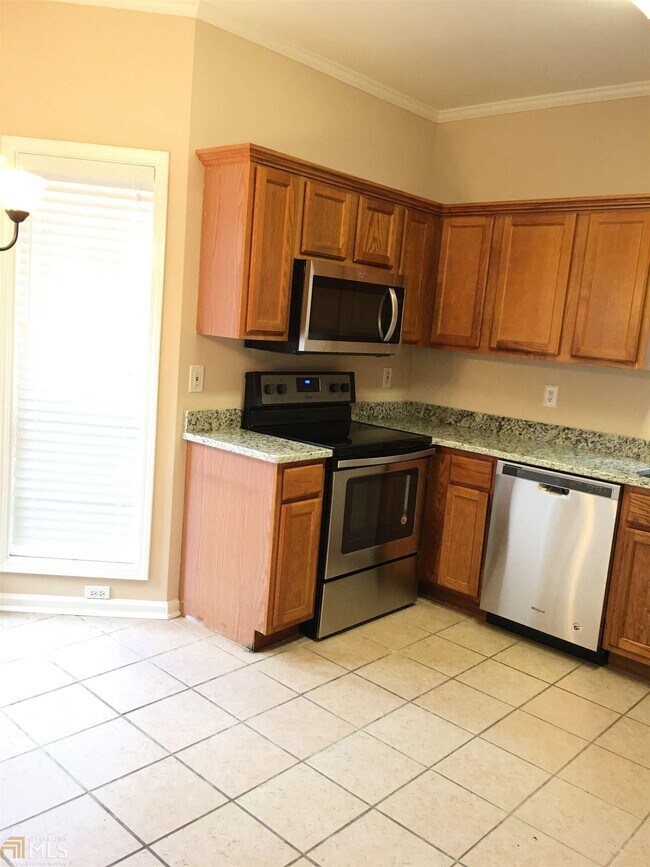 Building Photo - 111 Clarin Way