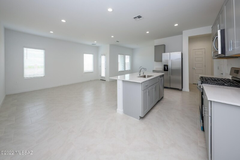 Building Photo - 11156 S Weismann Dr
