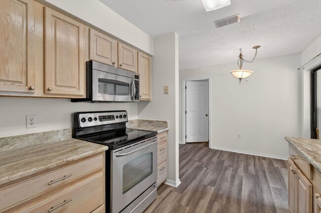 Building Photo - 12520 Orangewood Ct