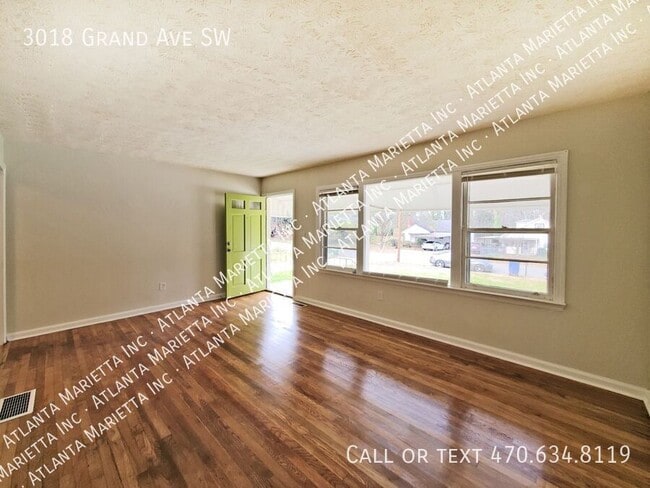 Building Photo - 3018 Grand Ave SW