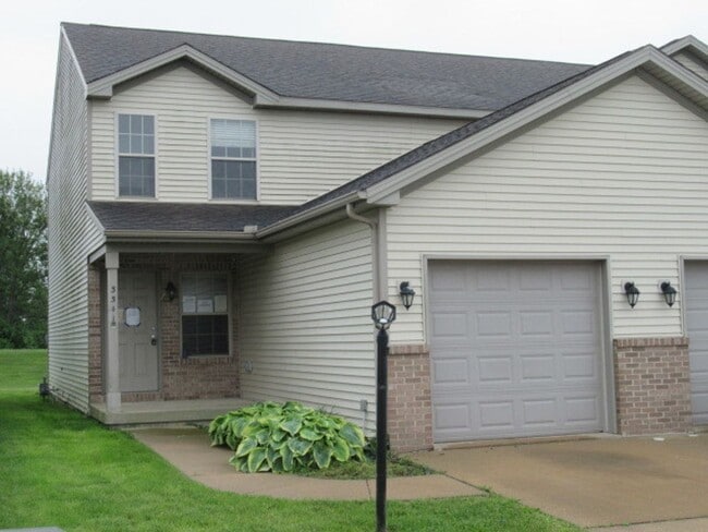 Primary Photo - 4 Bedroom, 2.5 Bath Townhome - Available A...