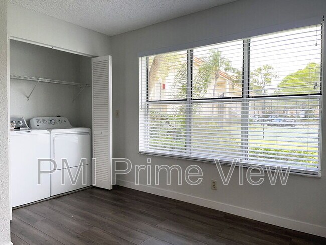 Building Photo - 3410 Pinewalk Dr N
