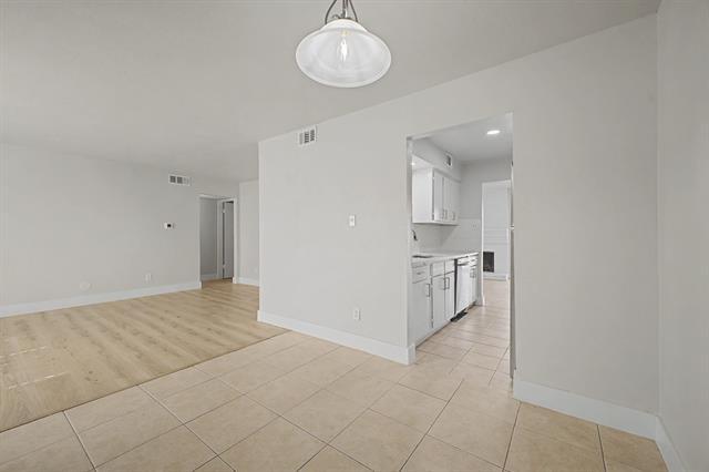 Building Photo - 8095 Meadow Rd