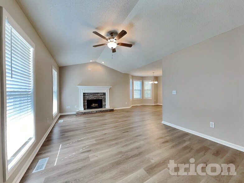 Building Photo - 7 Adair Cove