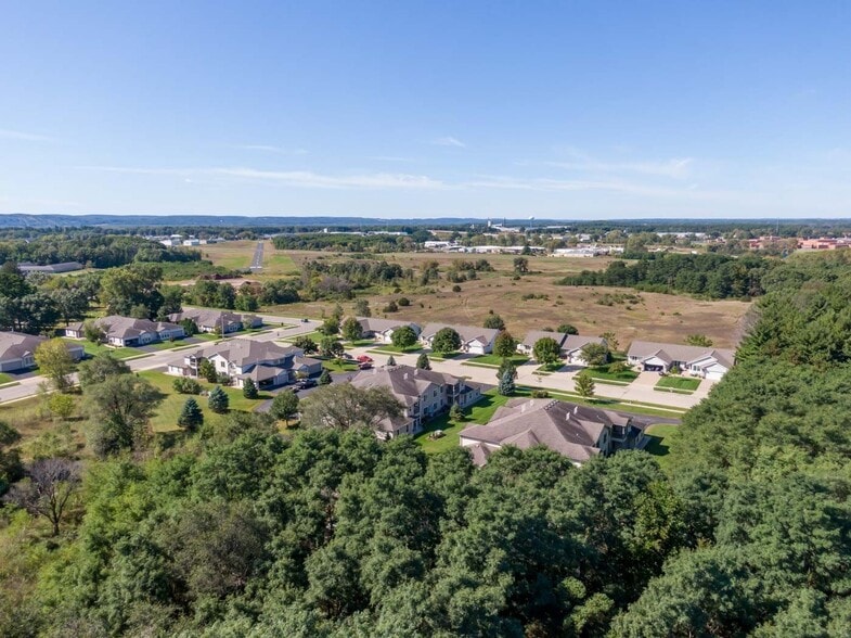 Nestled next to woods - 325 Henry Dr