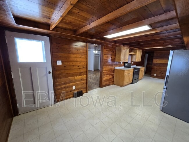 Building Photo - 304 N Nesbit Rd