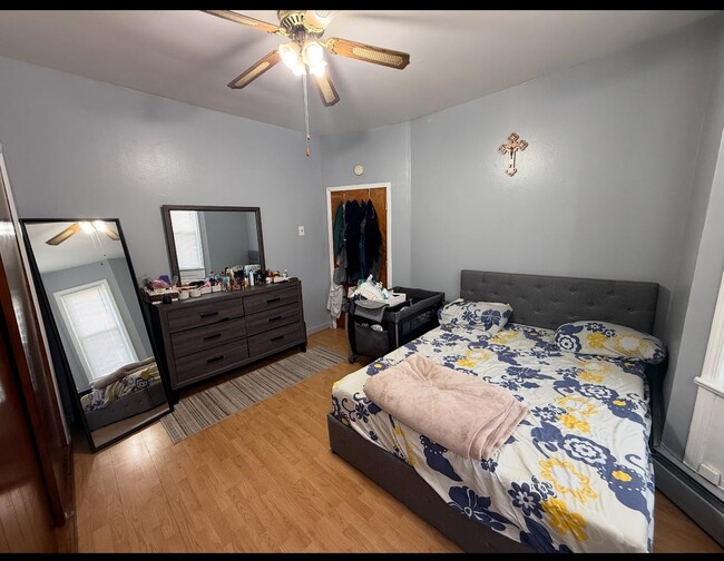 Building Photo - 82 W 27th St