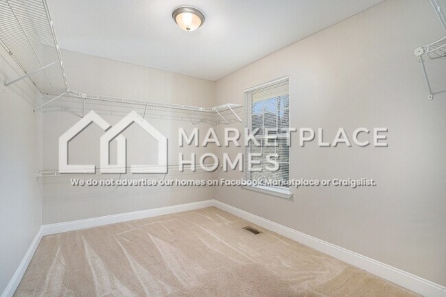 Building Photo - 139 S Mission Ridge Dr