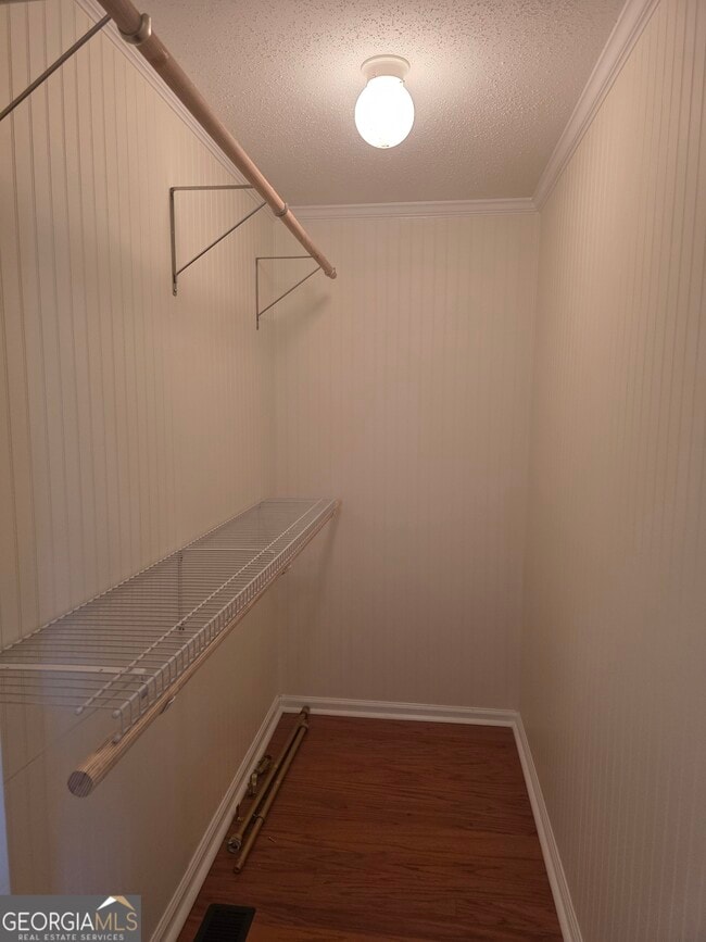 Building Photo - 807 Pound Rd