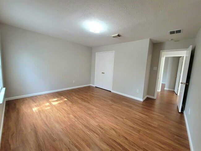 Building Photo - 7818 Black Gap Dr