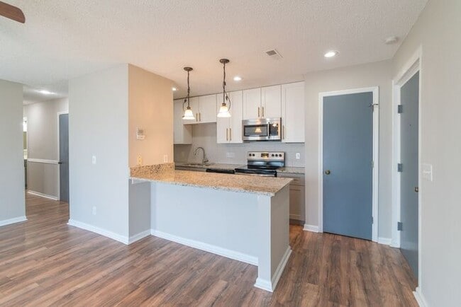 Building Photo - 2 Bed 2 Bath Condo in Charlotte