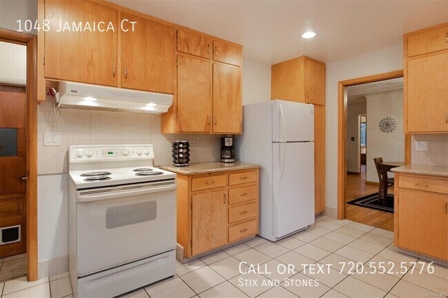 Building Photo - 1048 Jamaica Ct