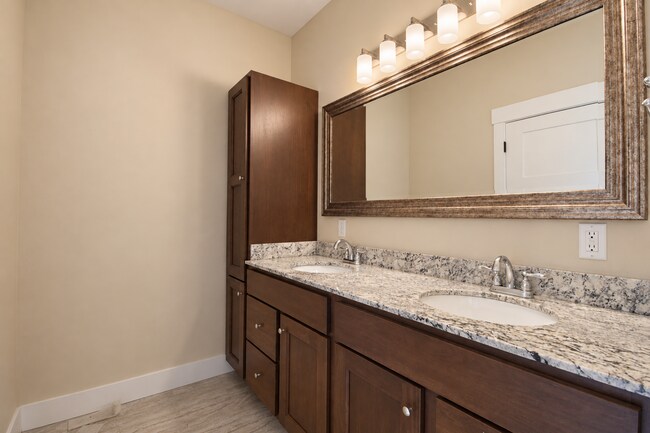 Building Photo - 1137 Cross Pointe Dr