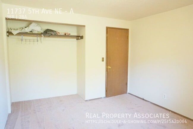 Building Photo - 11737 5th Ave NE