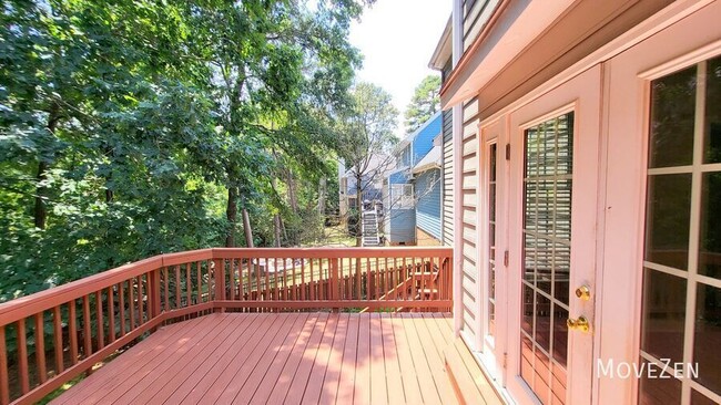 Building Photo - 203 Rose Valley Woods Dr