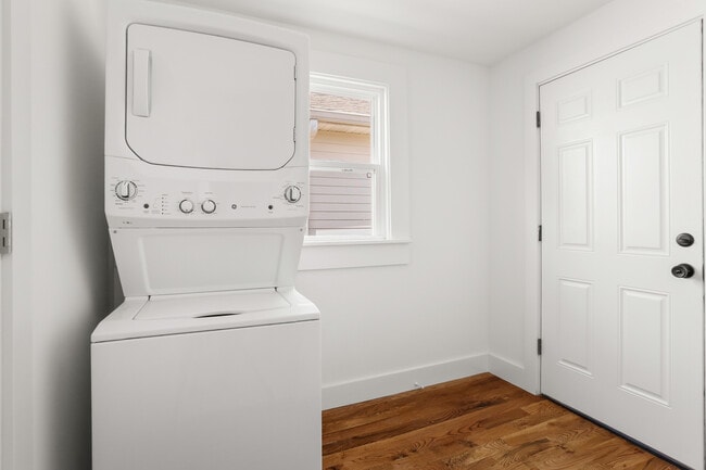 Building Photo - 8707 Green St