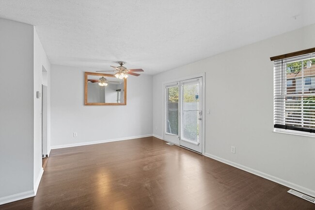 Building Photo - Three Bedroom Condo in West Chester!