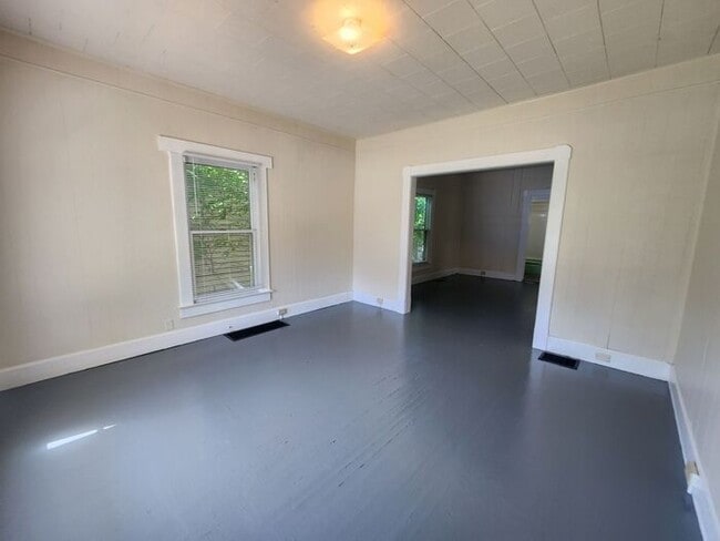 Building Photo - 2 Bedroom Home on N 25th St
