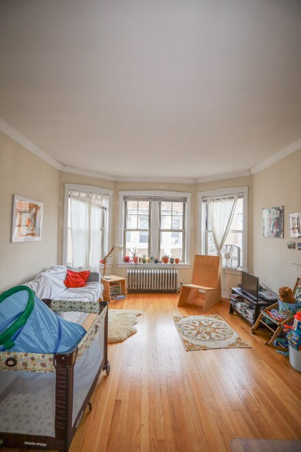 Building Photo - 1031 Shore