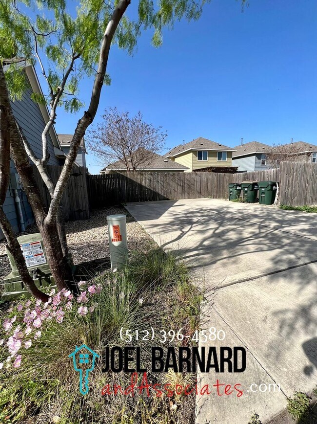 Building Photo - Available May 31: Blanco Vista Home with L...