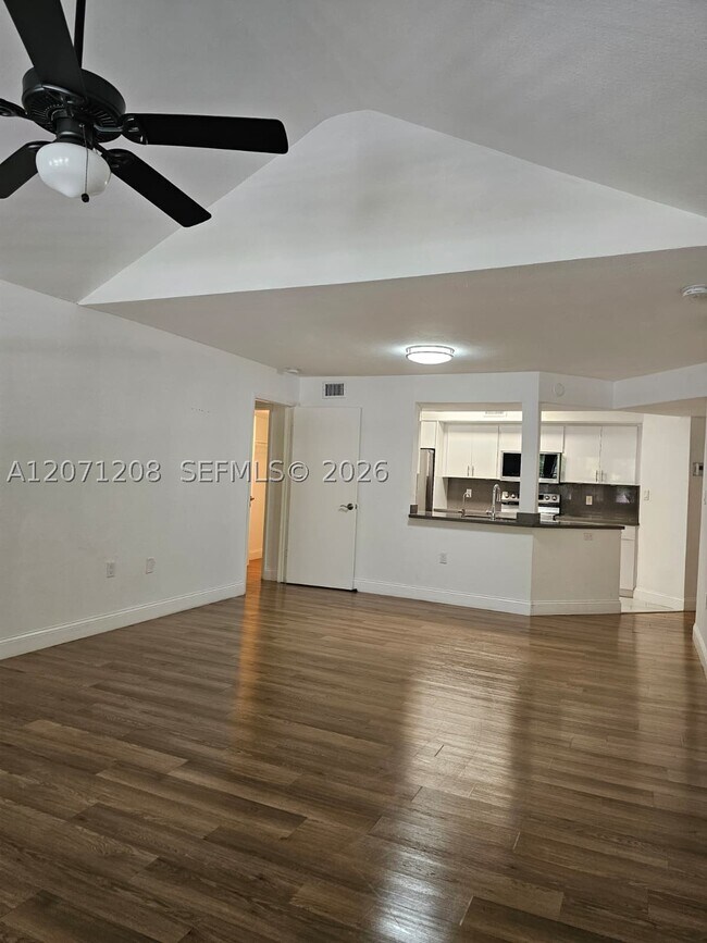 Building Photo - 10440 SW 156th Ct