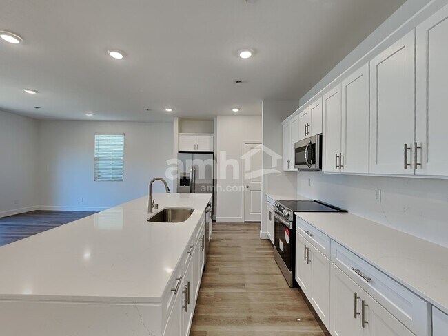 Building Photo - 9230 River Owl Ct