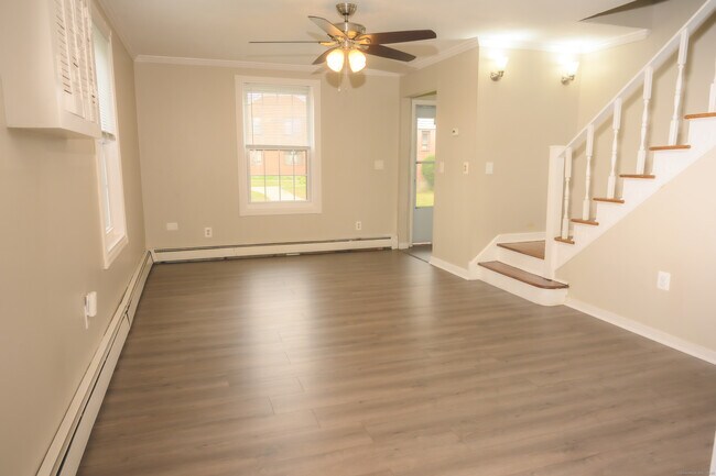 Building Photo - 230 Texas Ave