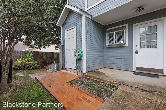 Primary Photo - 2 br, 2.5 bath House - 80 Brent Ct