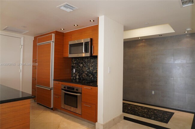 Building Photo - 50 Biscayne Blvd